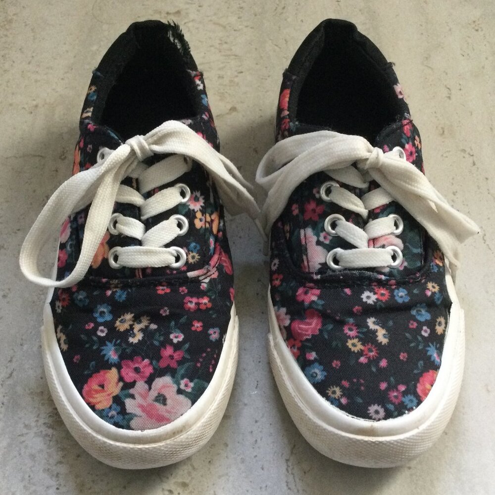 Duty Nine Floral Lace-Up Shoes for Girls - Size 4
